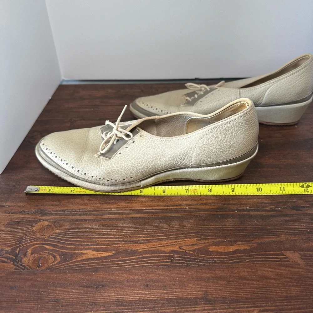 Women's Town‎ Dales Feather Lite Cushion White Vintage Shoes Size 7.